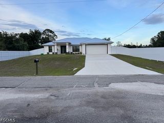 3323 Clearview CIR, Labelle, FL 33935