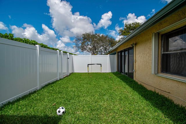 22163 Thomas Terrace, Boca Raton, FL 33433