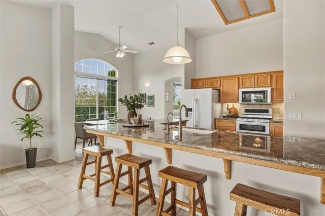 1608 Via Flora, Paso Robles, CA 93446