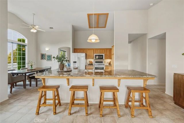 1608 Via Flora, Paso Robles, CA 93446