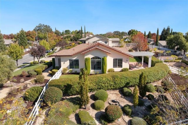 1608 Via Flora, Paso Robles, CA 93446