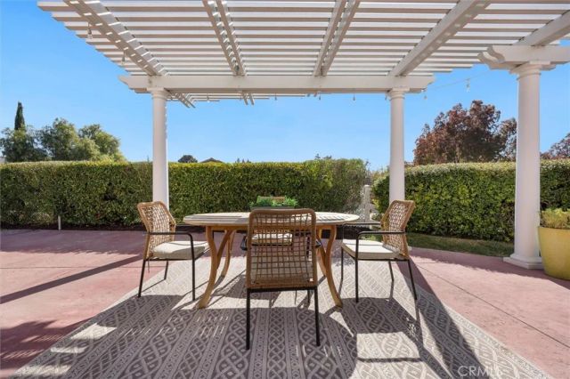 1608 Via Flora, Paso Robles, CA 93446