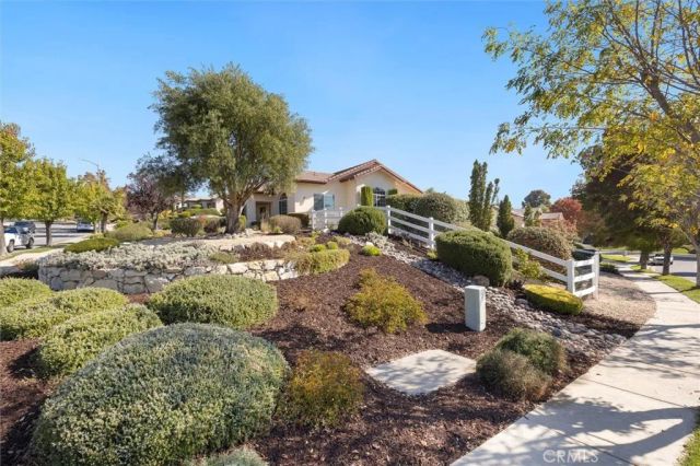 1608 Via Flora, Paso Robles, CA 93446