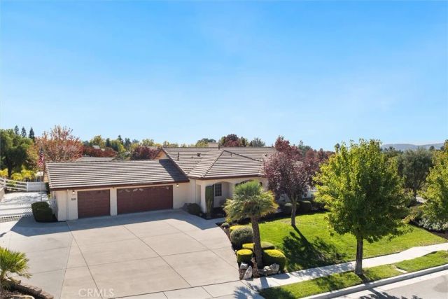 1608 Via Flora, Paso Robles, CA 93446
