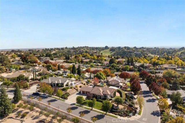 1608 Via Flora, Paso Robles, CA 93446