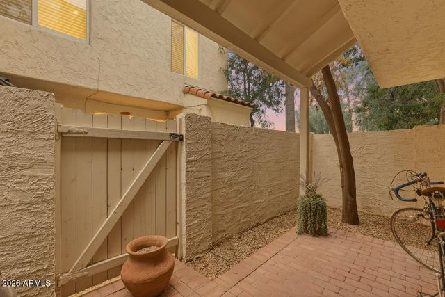7301 E THORNWOOD Drive, Scottsdale, AZ 85251