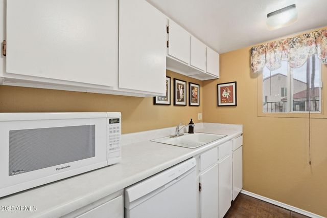 7301 E THORNWOOD Drive, Scottsdale, AZ 85251
