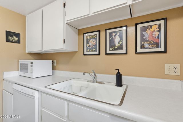 7301 E THORNWOOD Drive, Scottsdale, AZ 85251
