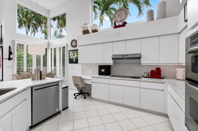 6098 NW 24th Terrace, Boca Raton, FL 33496