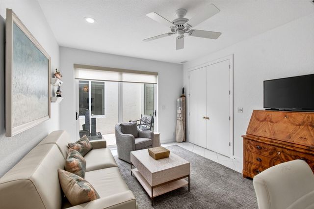 6098 NW 24th Terrace, Boca Raton, FL 33496