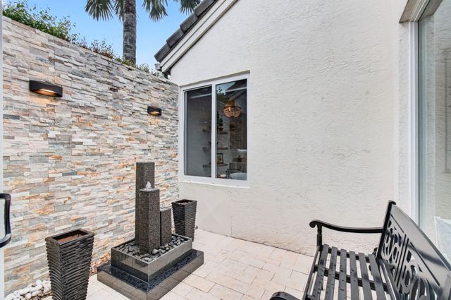 6098 NW 24th Terrace, Boca Raton, FL 33496