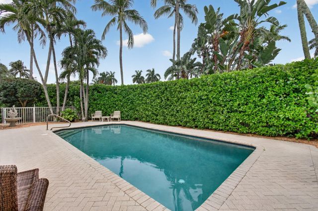6098 NW 24th Terrace, Boca Raton, FL 33496
