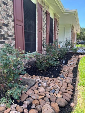 2815 Valley Forest Drive, Missouri City, TX 77489