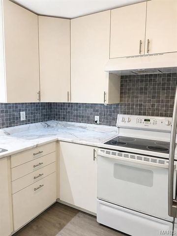 13507 Coliseum Drive C, Chesterfield, MO 63017