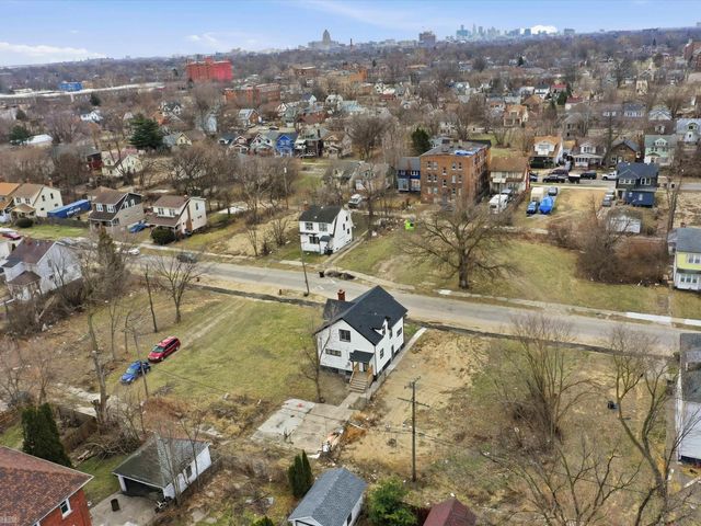 2334 Highland Street, Detroit, MI 48206