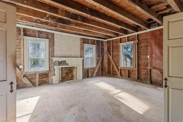13894 Rolfe HWY, Surry, VA 23883