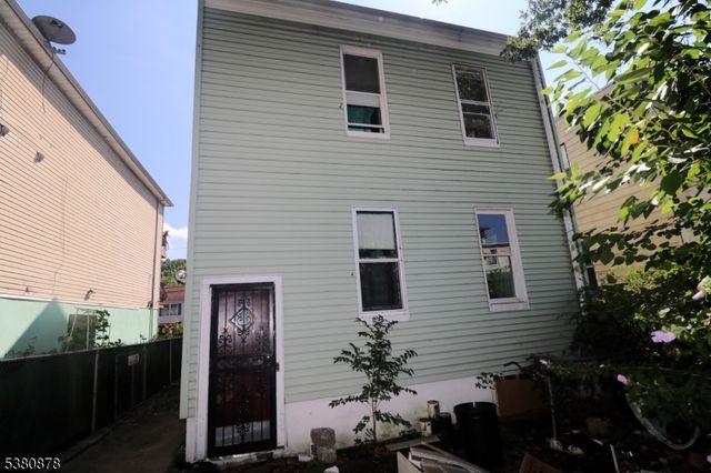 123 Columbia Ave, Newark City, NJ 07106