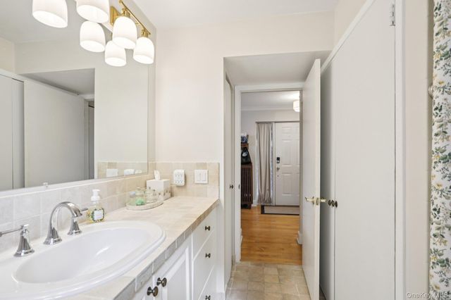 168 Birchwood Close, Chappaqua, NY 10514