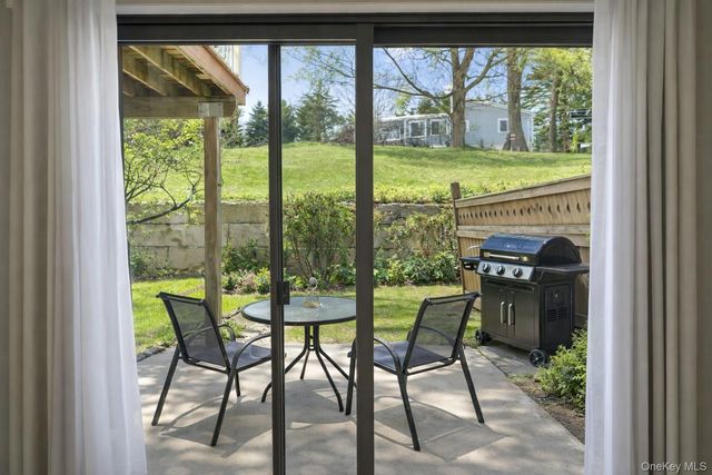 168 Birchwood Close, Chappaqua, NY 10514