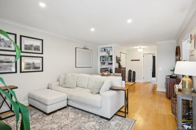 168 Birchwood Close, Chappaqua, NY 10514