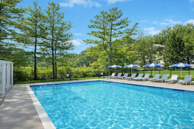 168 Birchwood Close, Chappaqua, NY 10514