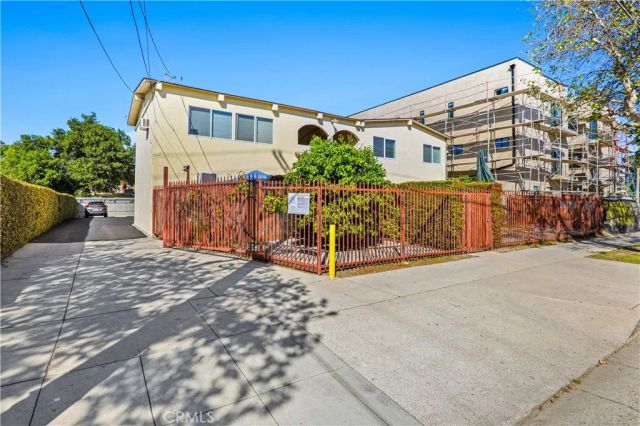 5923 Woodman Avenue, Valley Glen, CA 91401