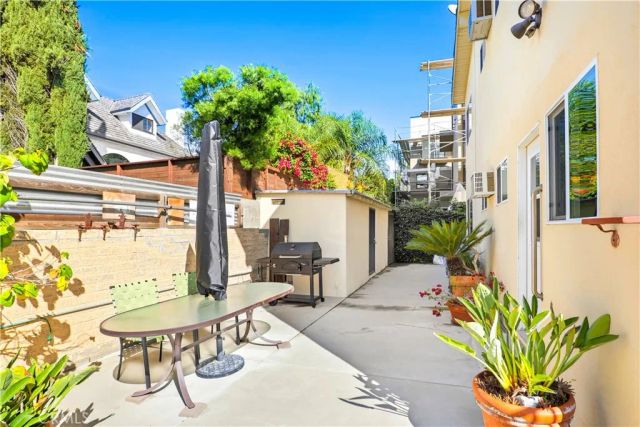 5923 Woodman Avenue, Valley Glen, CA 91401