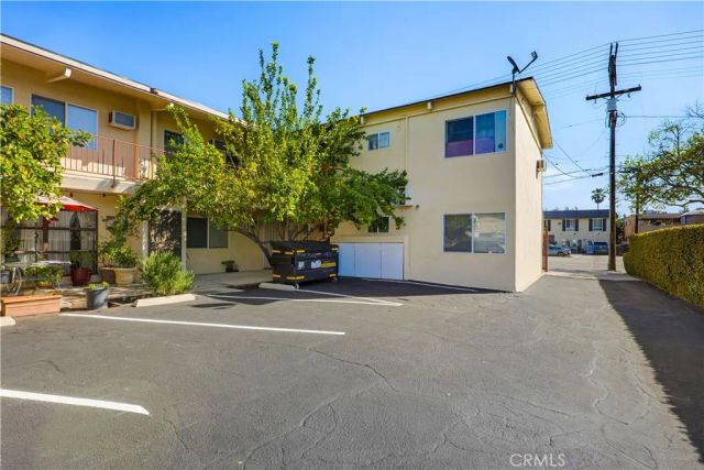 5923 Woodman Avenue, Valley Glen, CA 91401