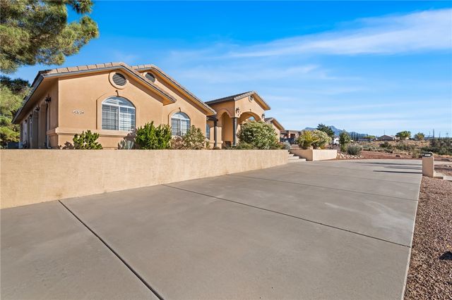 2124 Blackfoot Drive, Kingman, AZ 86401