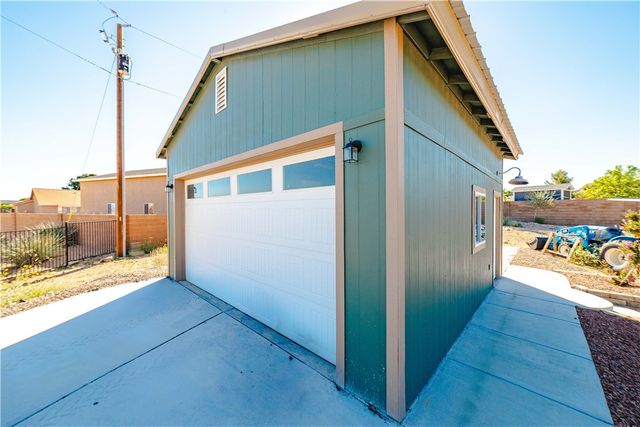 2124 Blackfoot Drive, Kingman, AZ 86401