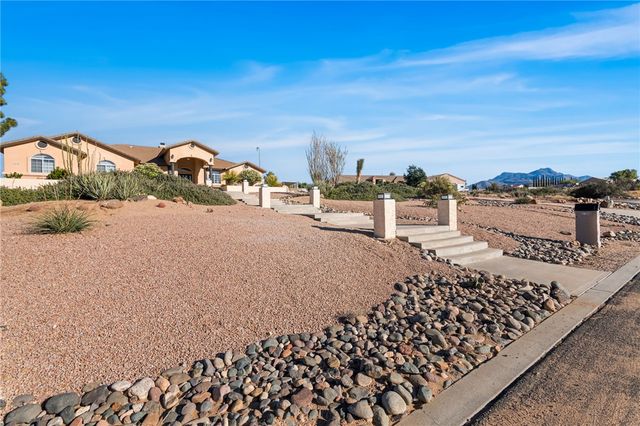 2124 Blackfoot Drive, Kingman, AZ 86401