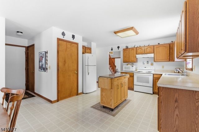 5 Angus Ln, Blairstown Twp., NJ 07825