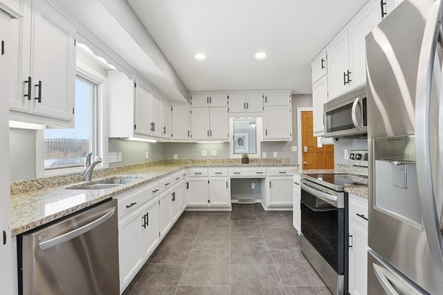 2524 Boone Avenue S, Saint Louis Park, MN 55426