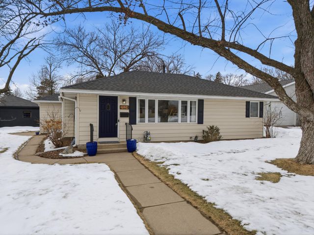 2524 Boone Avenue S, Saint Louis Park, MN 55426