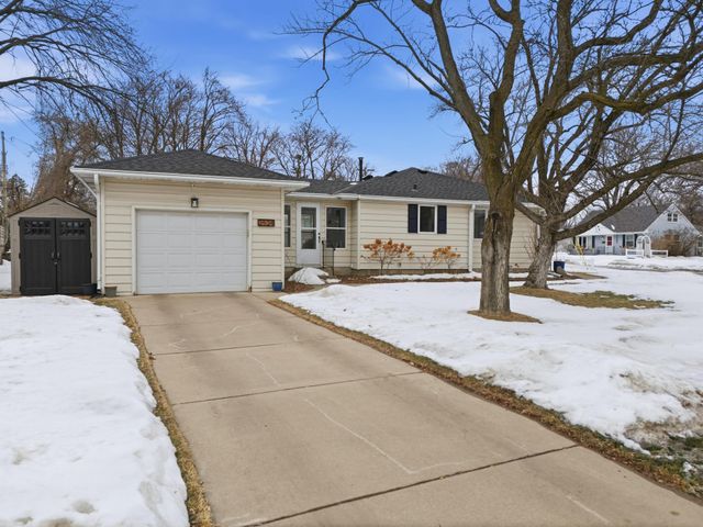 2524 Boone Avenue S, Saint Louis Park, MN 55426