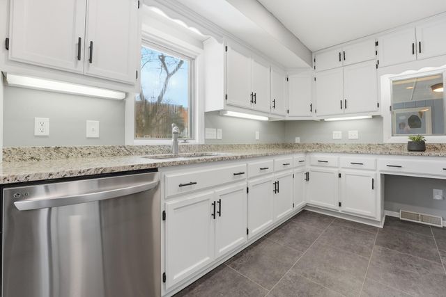 2524 Boone Avenue S, Saint Louis Park, MN 55426