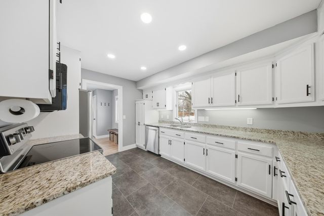 2524 Boone Avenue S, Saint Louis Park, MN 55426