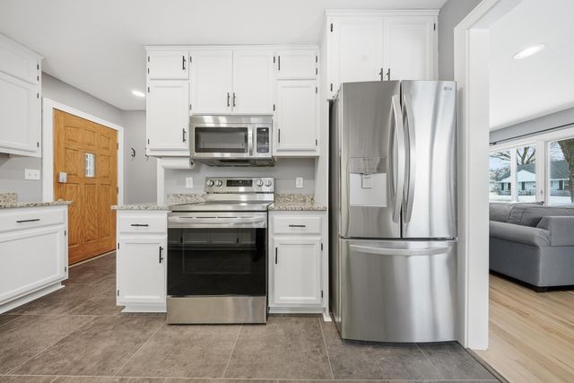 2524 Boone Avenue S, Saint Louis Park, MN 55426