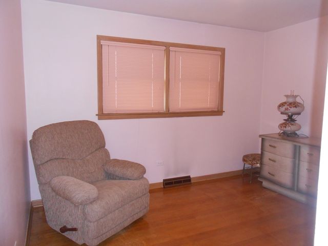 6059 S MASSASOIT Avenue, Chicago, IL 60638