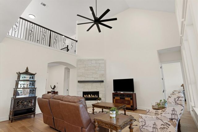 542 Running Bird RD, Austin, TX 78737