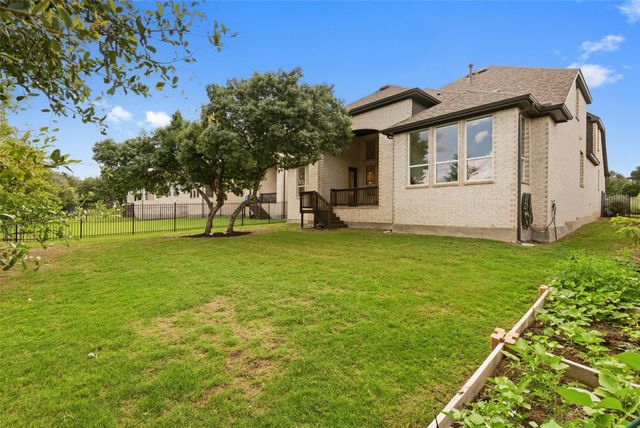 542 Running Bird RD, Austin, TX 78737