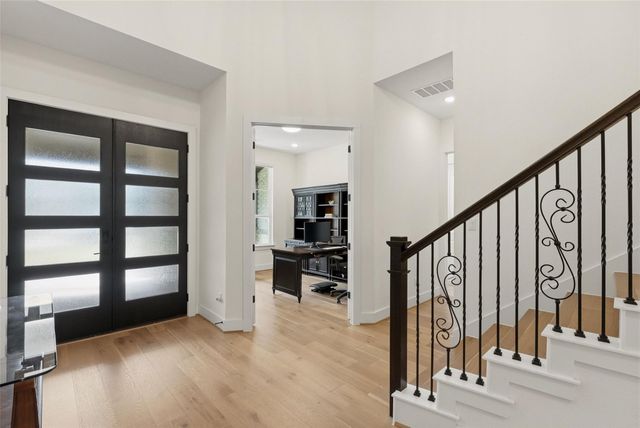 542 Running Bird RD, Austin, TX 78737