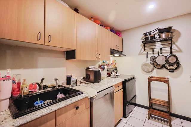 450 Somerset Ave 2-7, Taunton, MA 02780