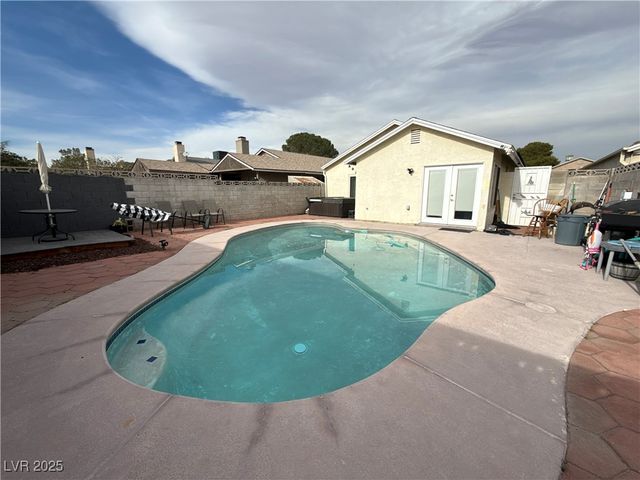 6811 Mangrum Circle, Las Vegas, NV 89103
