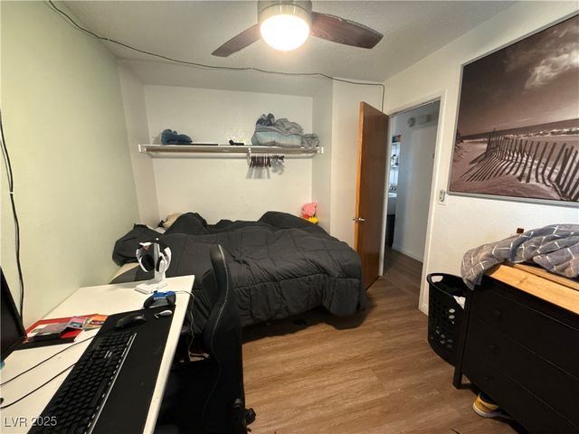 6811 Mangrum Circle, Las Vegas, NV 89103