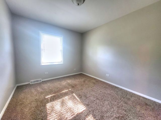 127 N Cedar Lane, Glenwood, IL 60425