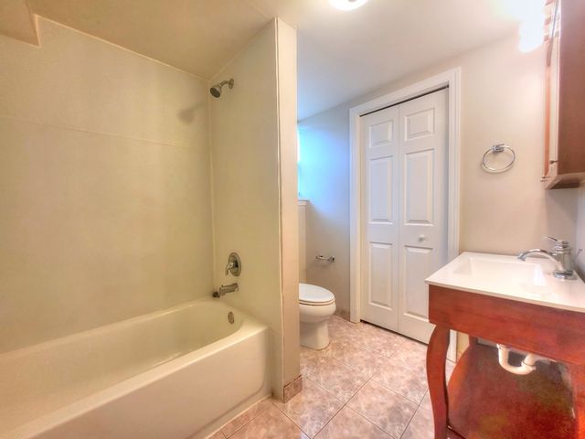 127 N Cedar Lane, Glenwood, IL 60425