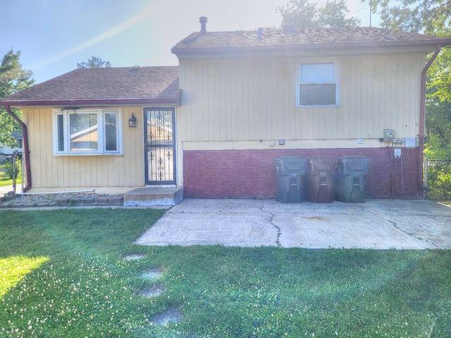 127 N Cedar Lane, Glenwood, IL 60425