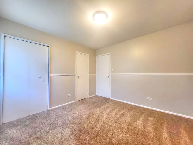 127 N Cedar Lane, Glenwood, IL 60425