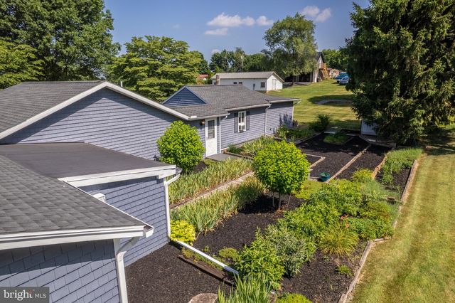 365 W MAIN STREET, Fayetteville, PA 17222